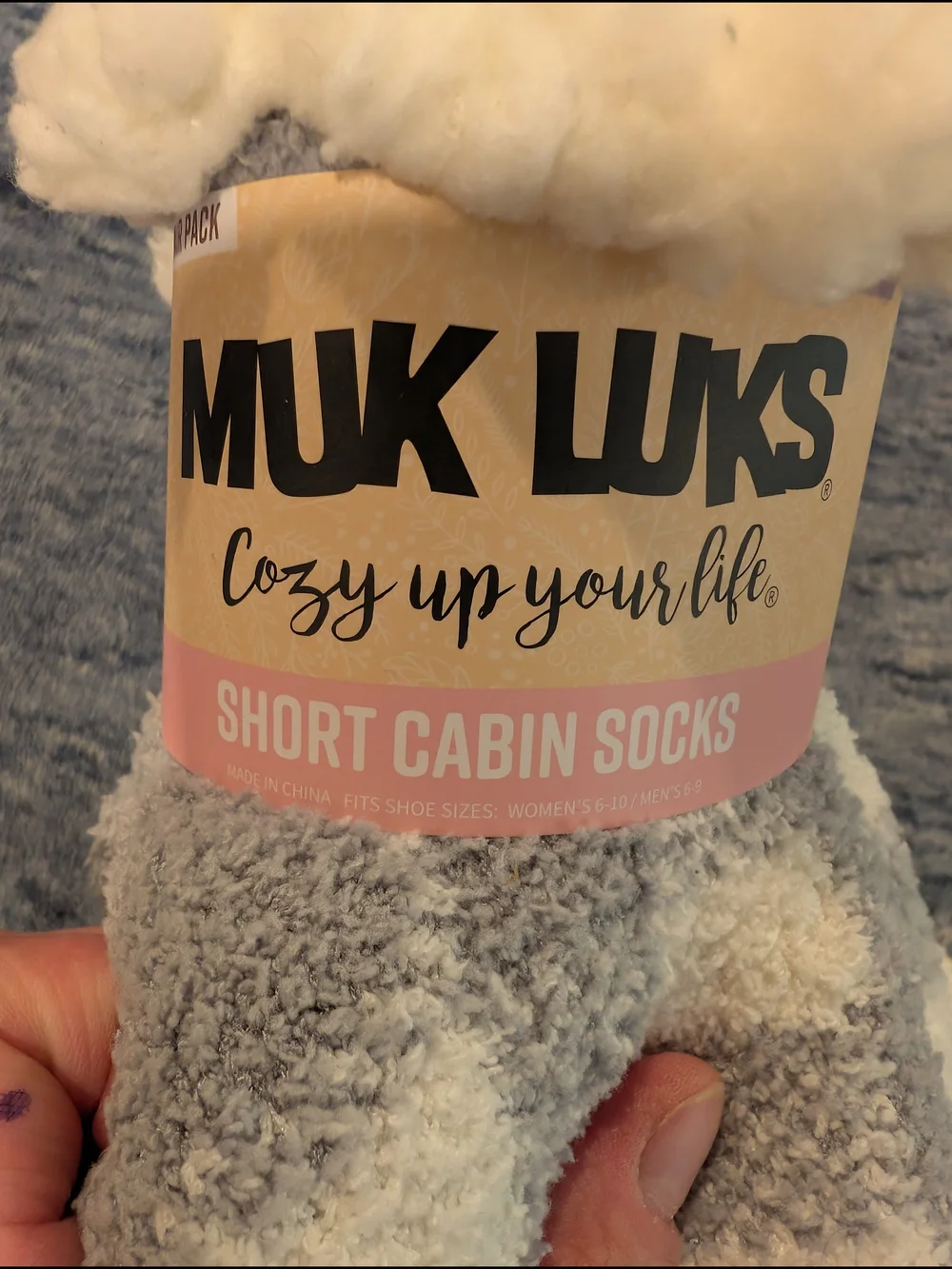 Muk Luks NWT Cozy Plush Shorr Cabin Socks - Gray & Cream Check